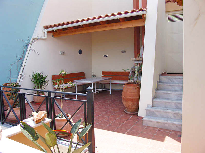 Rogdia villa for sale - photo of the house terrace - balkony BBQ area